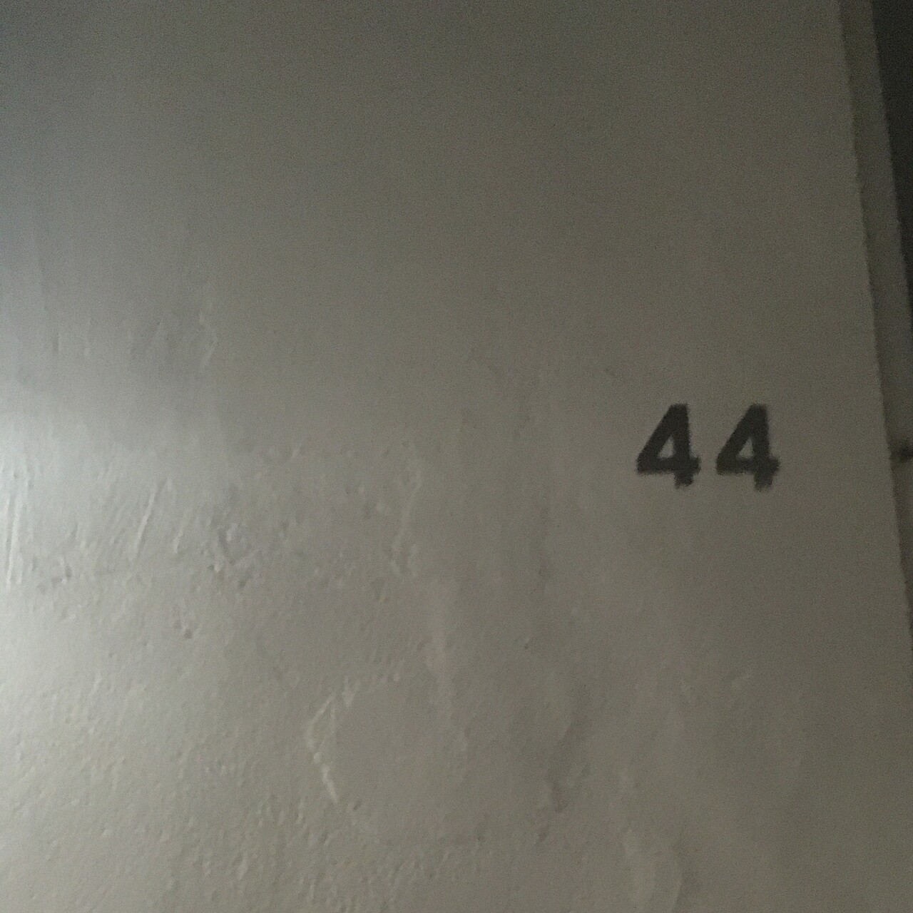 street number showing 44